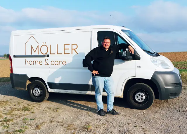 Das Foto zeigt Robin Möller von Möller Home & Care Ihrem Baudienstleister